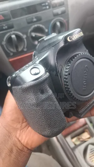 Original Canon 70D Body