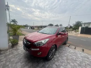 Hyundai Tucson 2015 Red