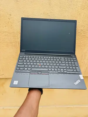 Laptop Lenovo ThinkPad E15 16GB Intel Core i5 HDD+SSD 256GB
