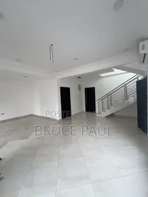 3bdrm Townhouse / Terrace in School Junction for rent