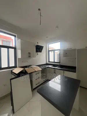 3bdrm Townhouse / Terrace in School Junction for rent