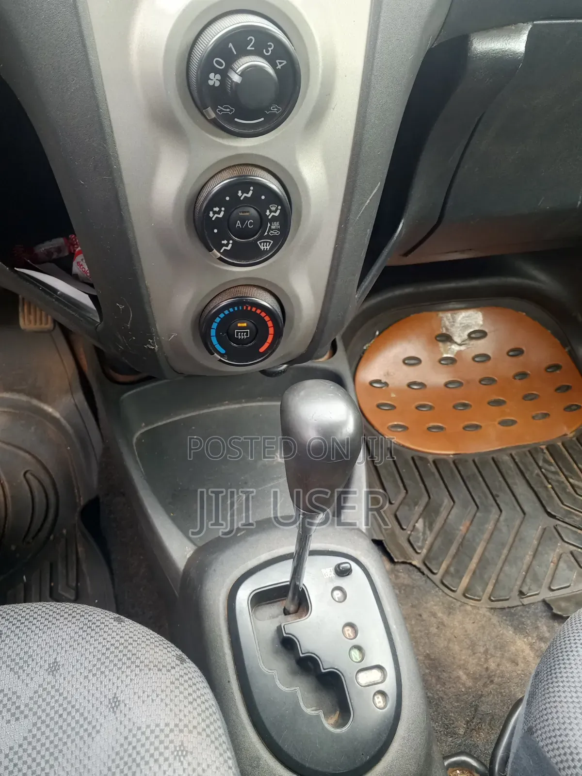 Toyota Vitz 2008 White