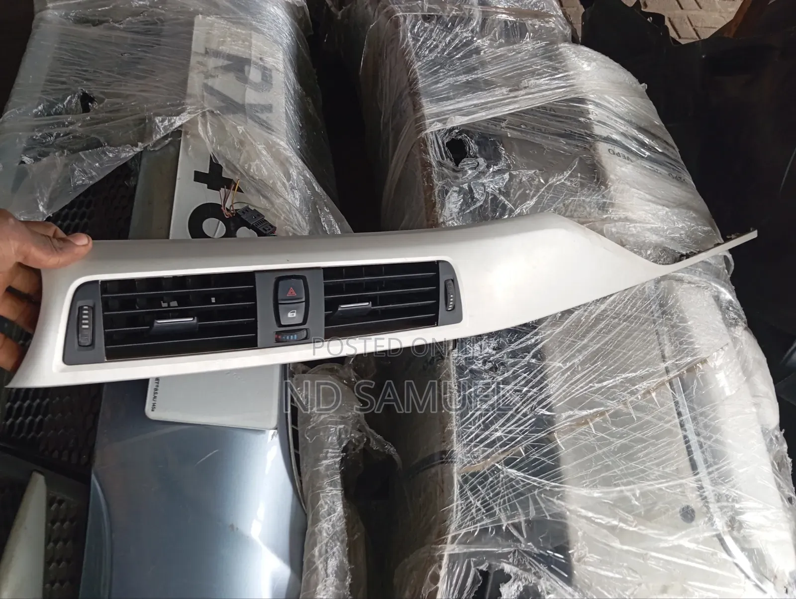 BMW F30 Center Dashboard Vent