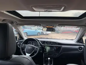 Toyota Corolla SE 4dr Sedan (1.8L 4cyl CVT) 2017 Blue
