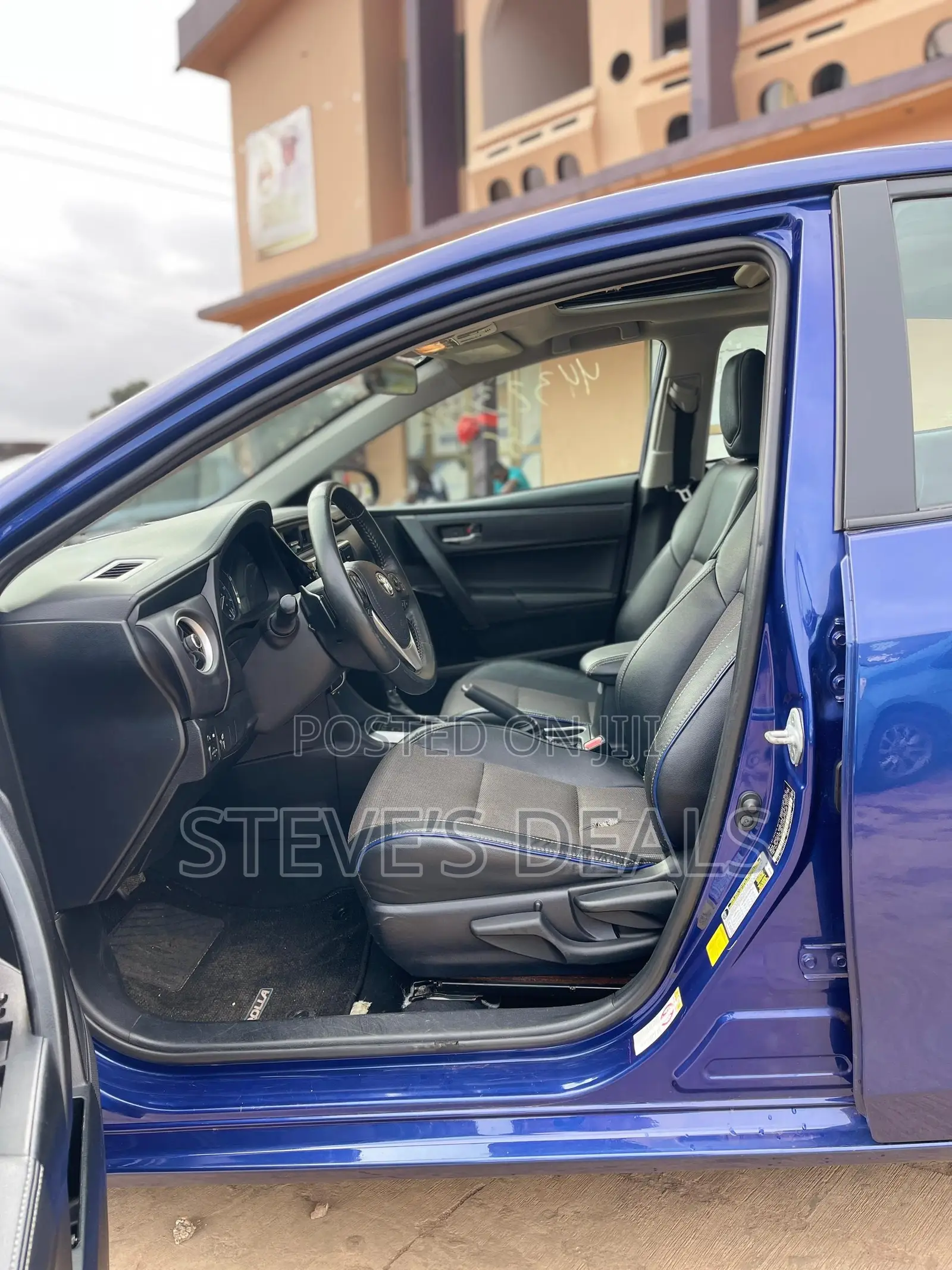 Toyota Corolla SE 4dr Sedan (1.8L 4cyl CVT) 2017 Blue