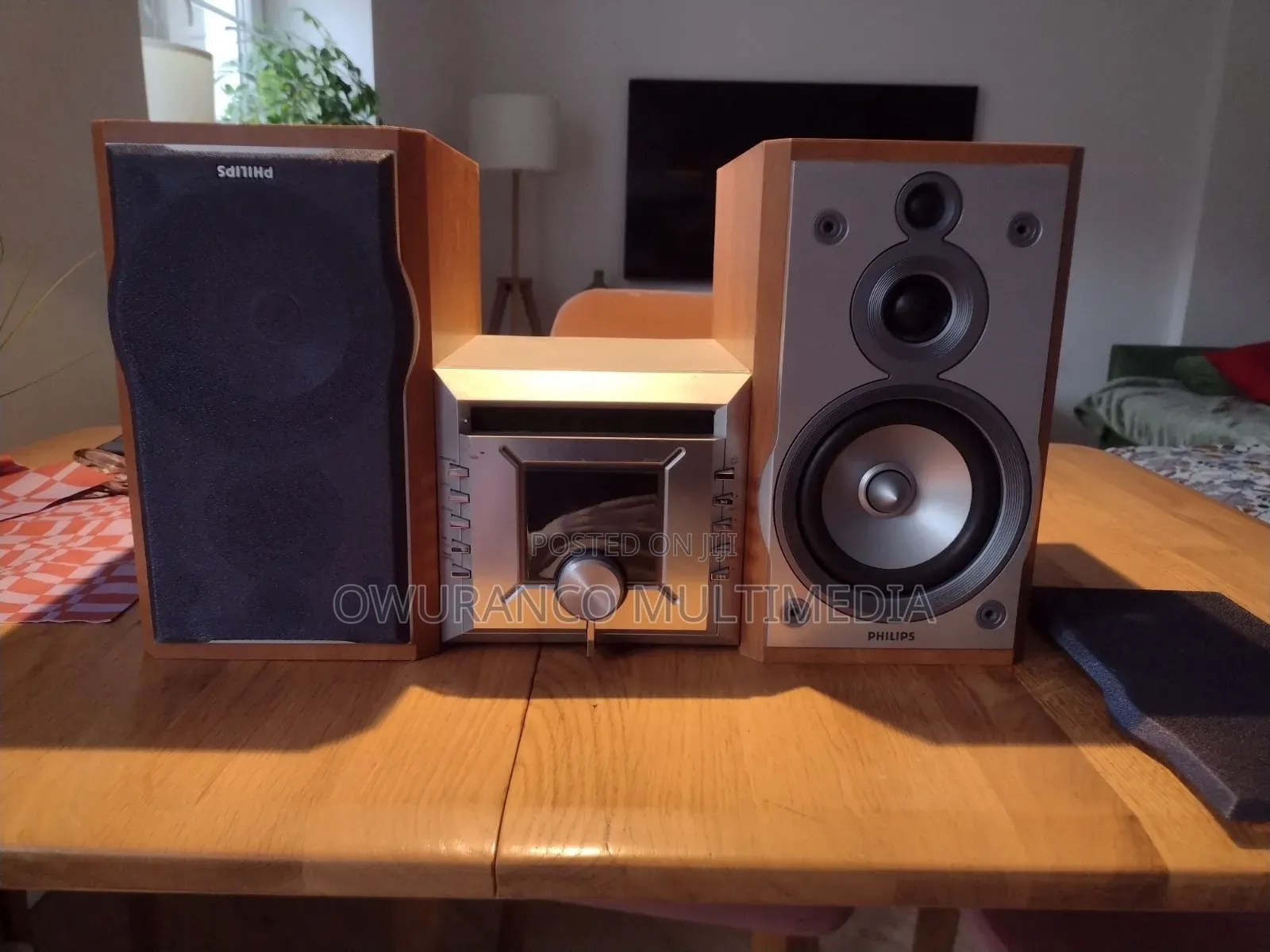 Philips MZ-33 Bookshelf Speakers – High-Fidelity Audio & Massive
