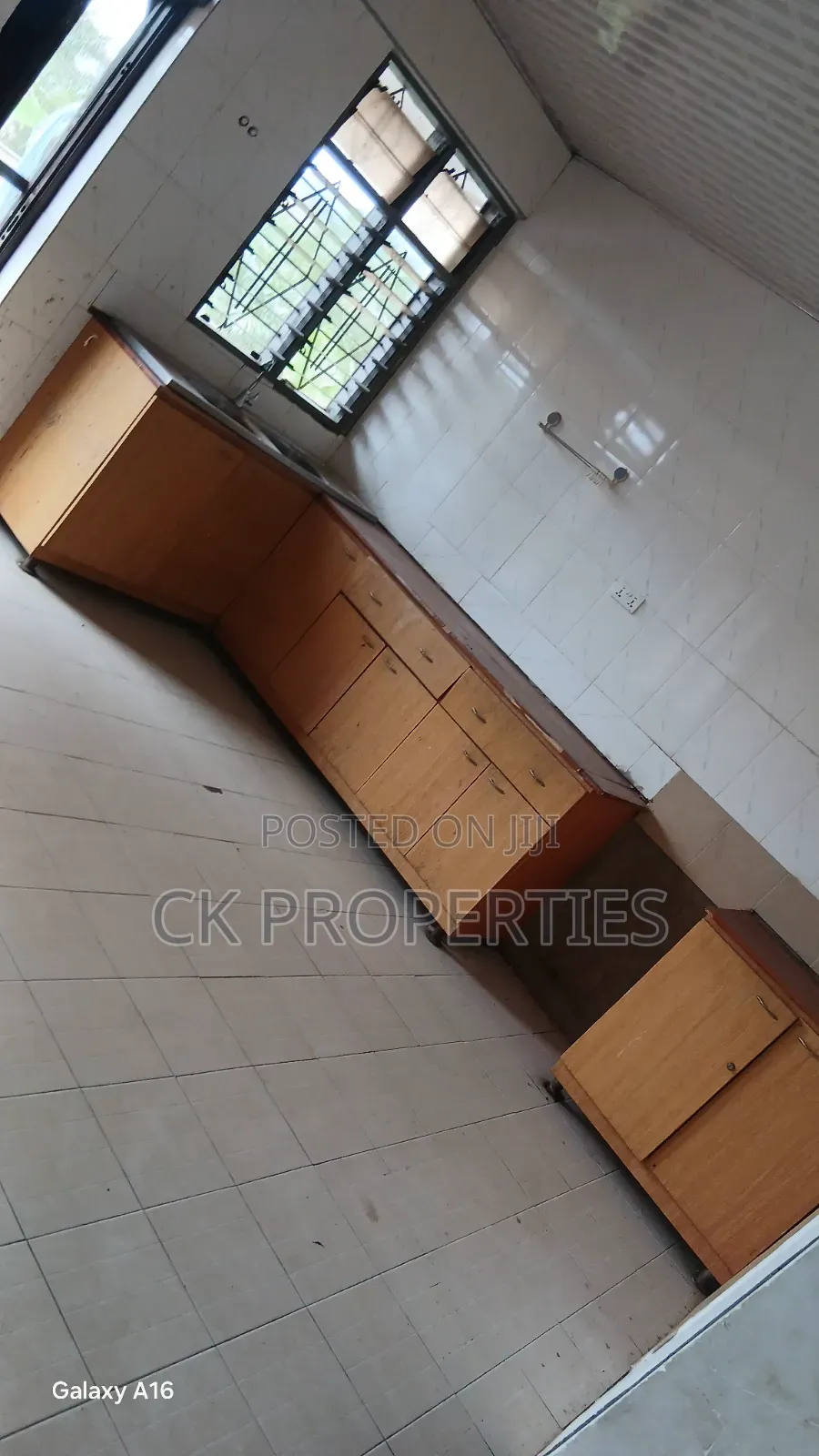 3bdrm Apartment in Parakuo Estate for rent