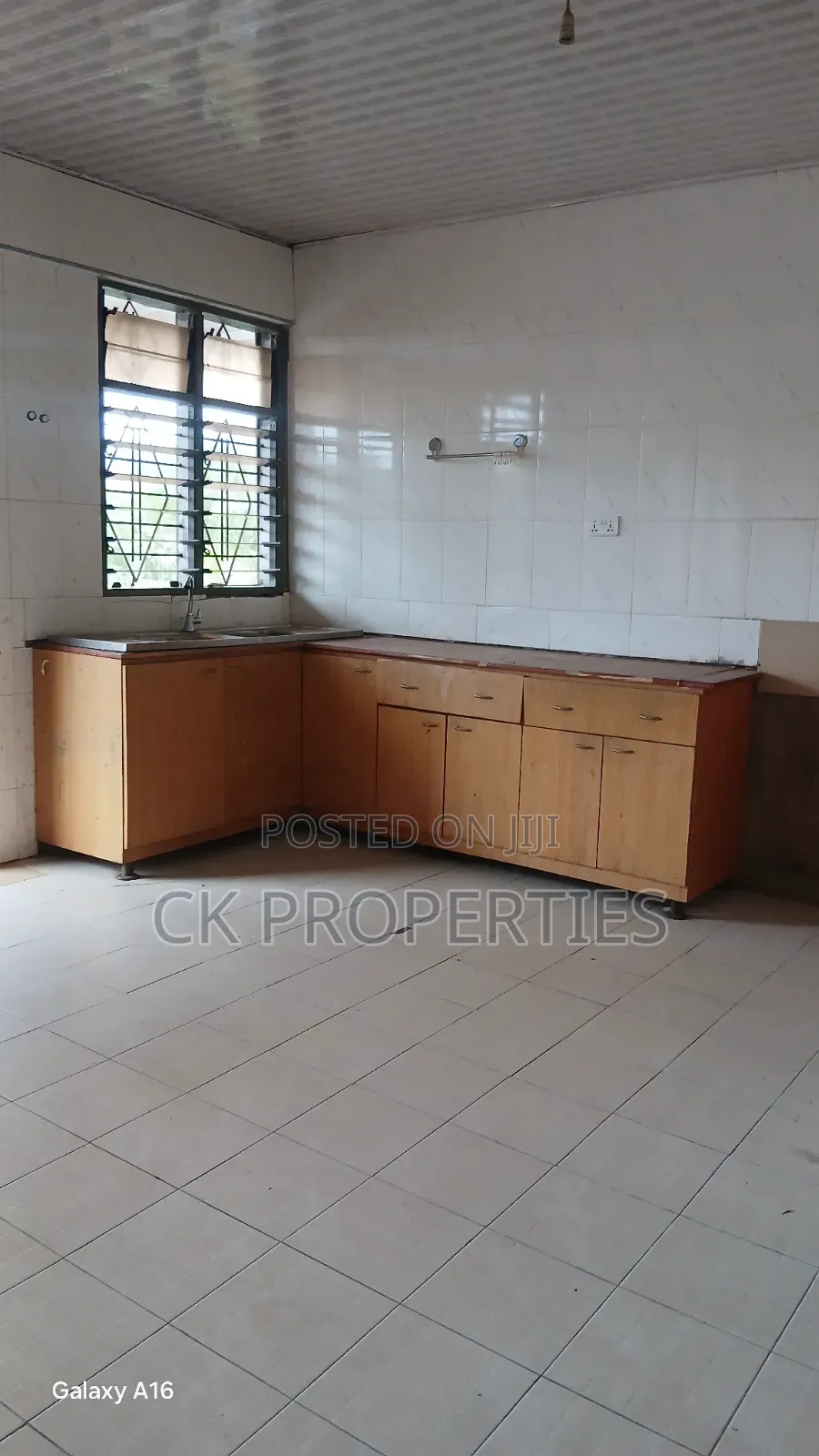 3bdrm Apartment in Parakuo Estate for rent