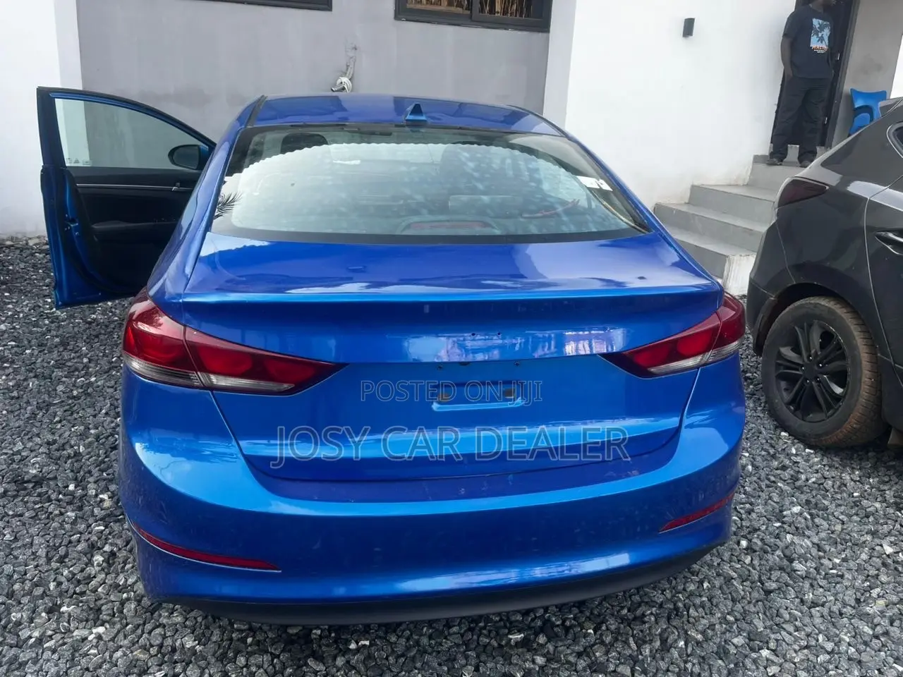 Hyundai Elantra Limited Sedan FWD (2.0L 4cyl 6A) 2017 Blue