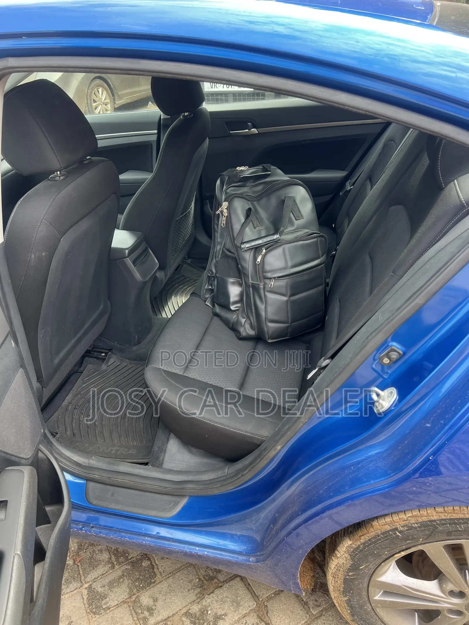 Hyundai Elantra Limited Sedan FWD (2.0L 4cyl 6A) 2017 Blue