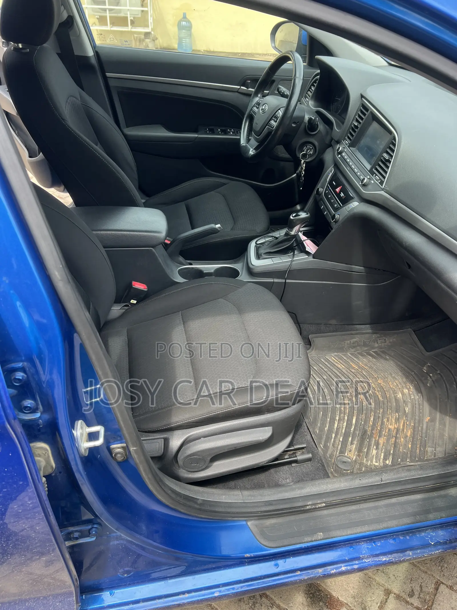 Hyundai Elantra Limited Sedan FWD (2.0L 4cyl 6A) 2017 Blue