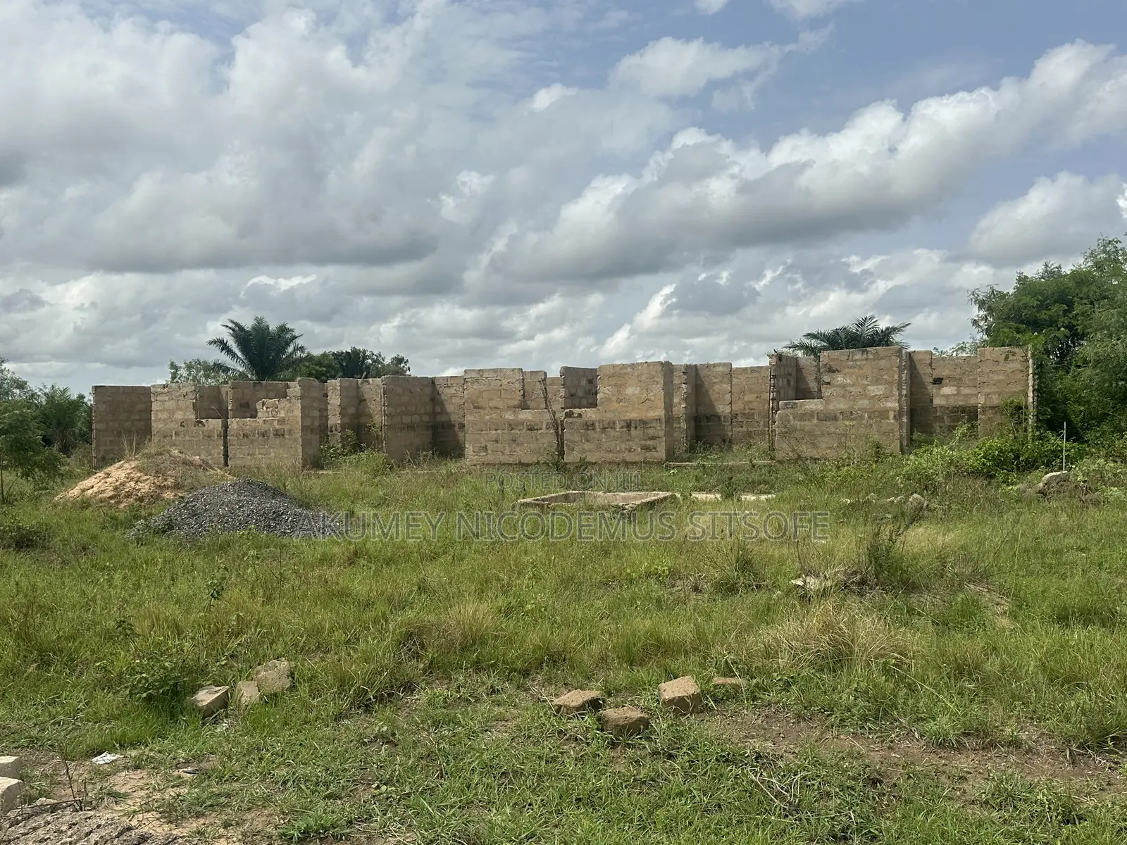 5bdrm Apartment in South Tongu for sale