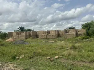 5bdrm Apartment in South Tongu for sale