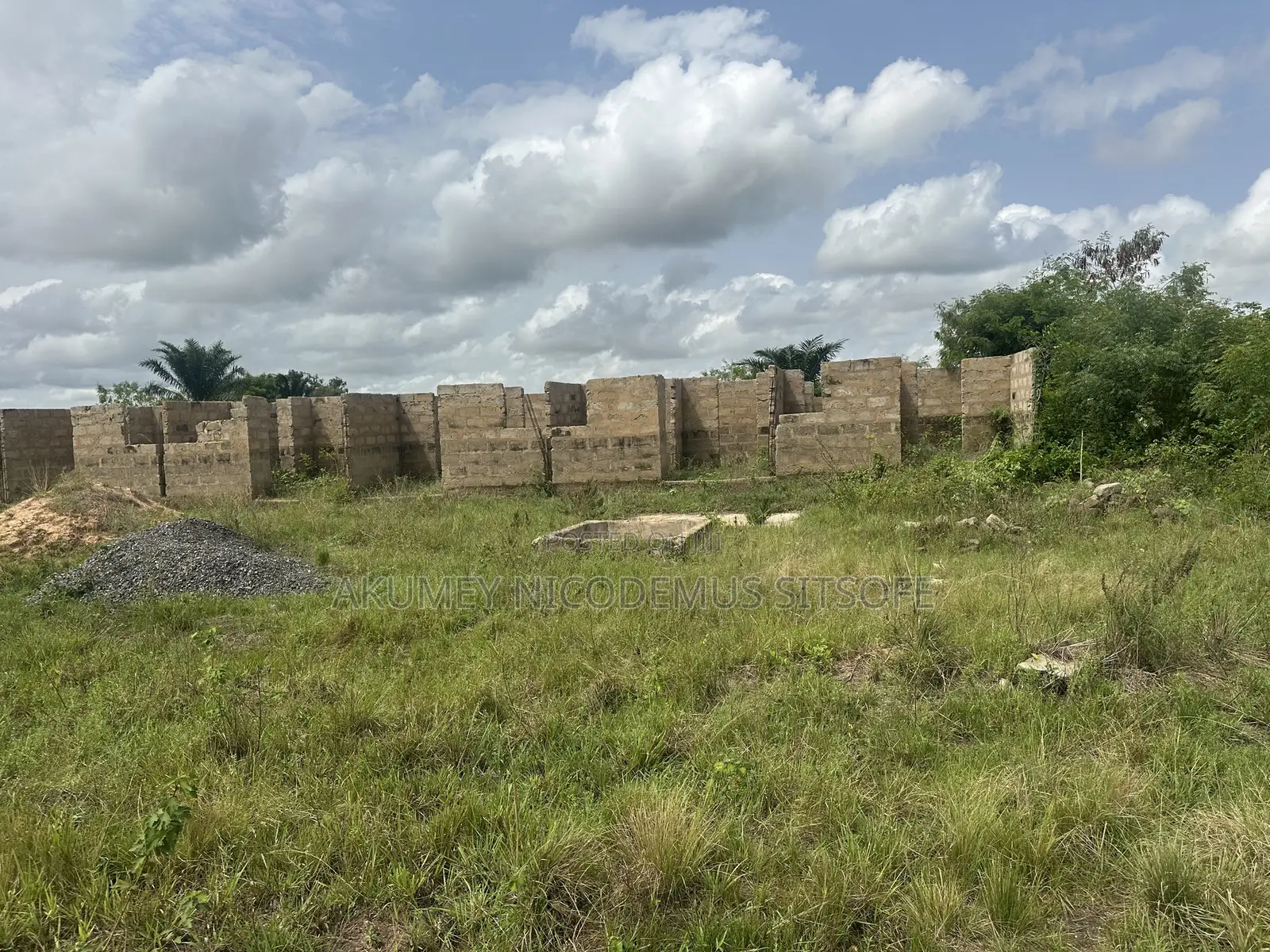 5bdrm Apartment in South Tongu for sale
