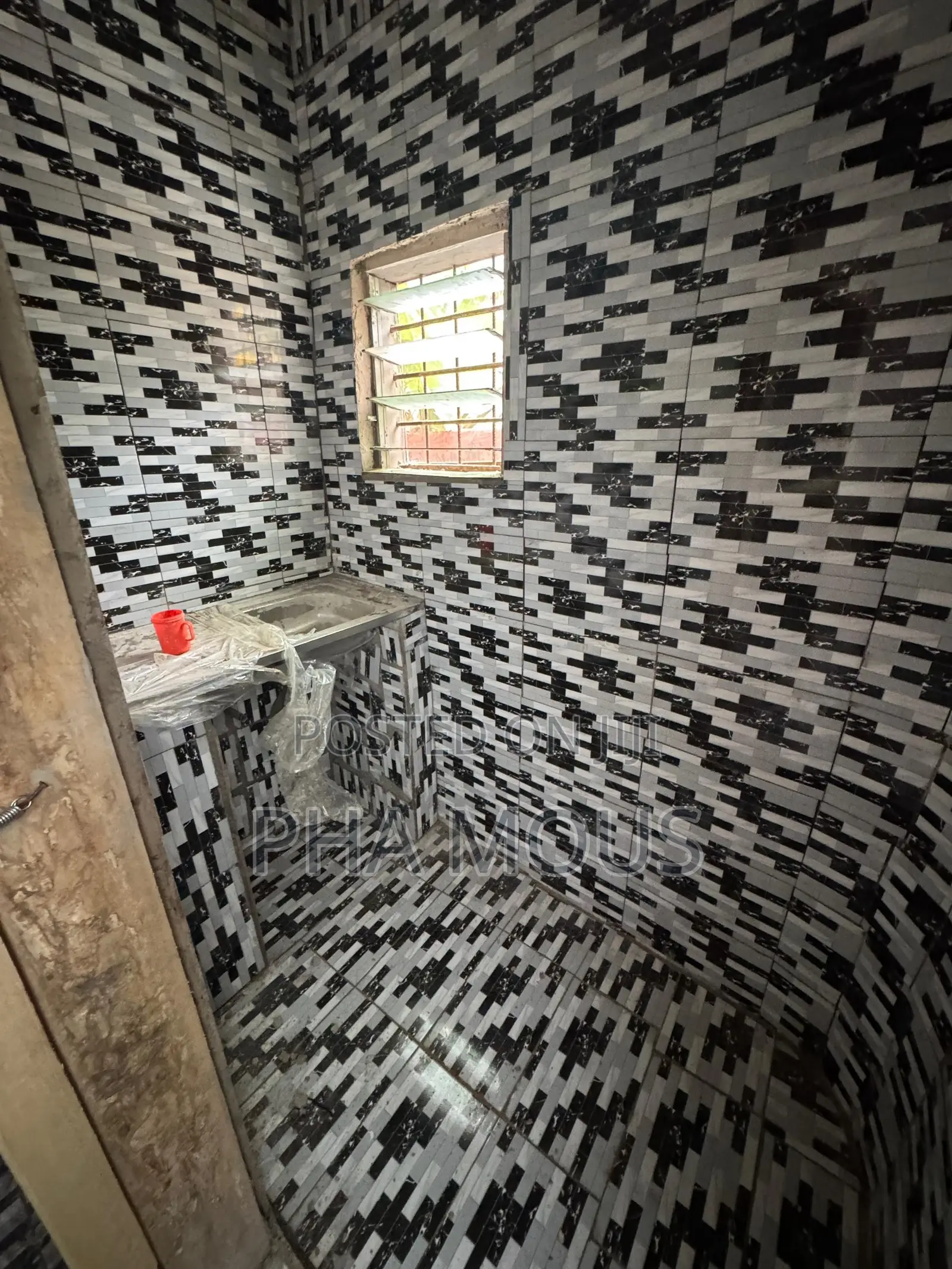 1bdrm Apartment in Mile 7 for rent