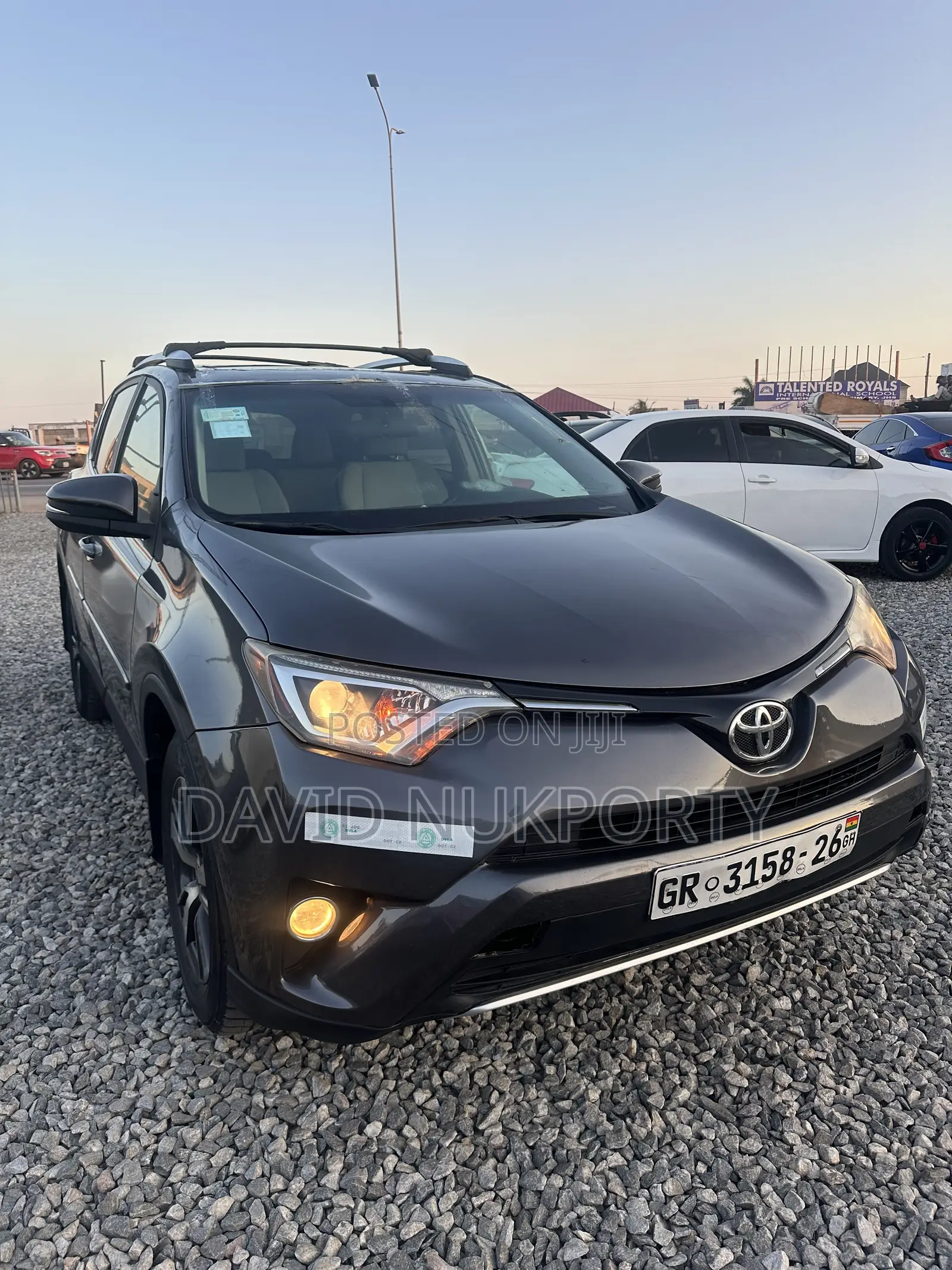Toyota RAV4 2017 Gray