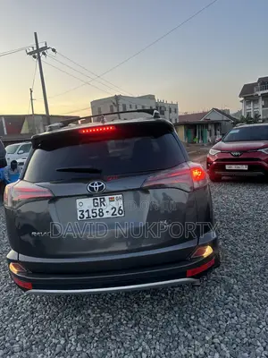 Toyota RAV4 2017 Gray