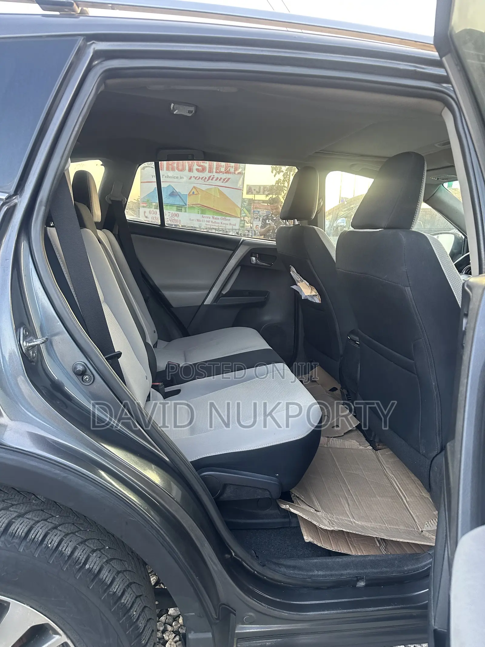 Toyota RAV4 2017 Gray