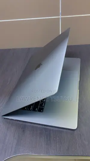 Laptop Apple MacBook Pro 2019 32GB Intel Core i9 SSD 512GB