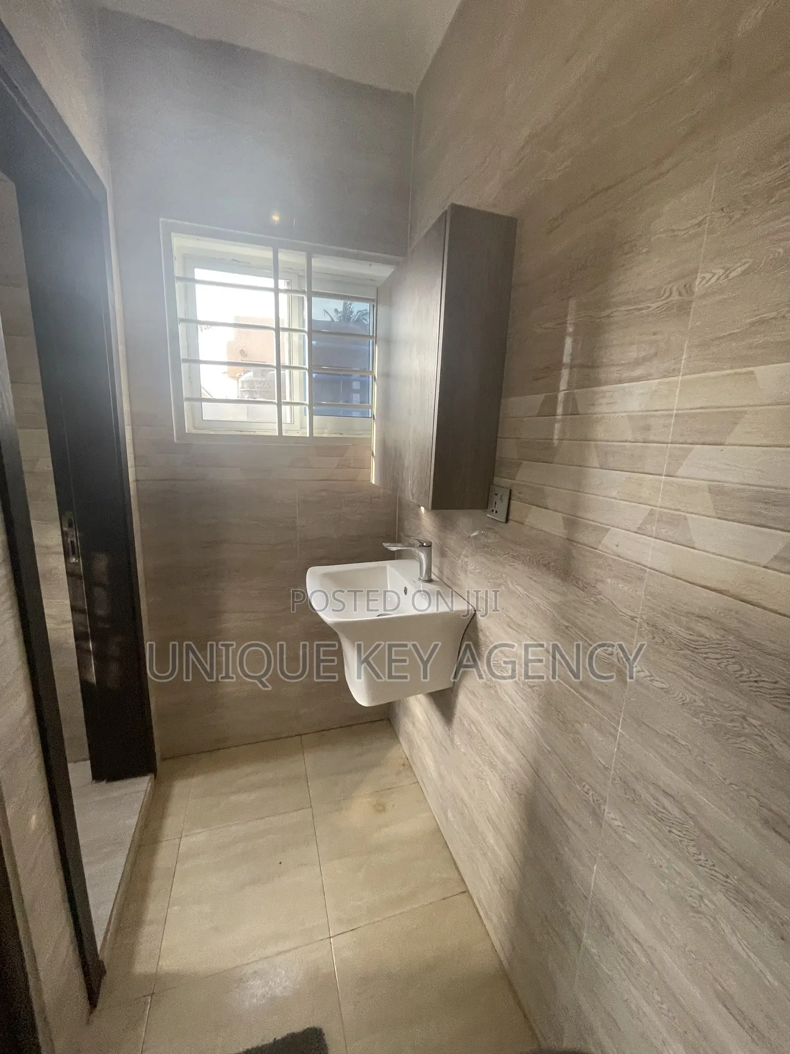 3bdrm Apartment in Unique Key Agency, Teshie for rent