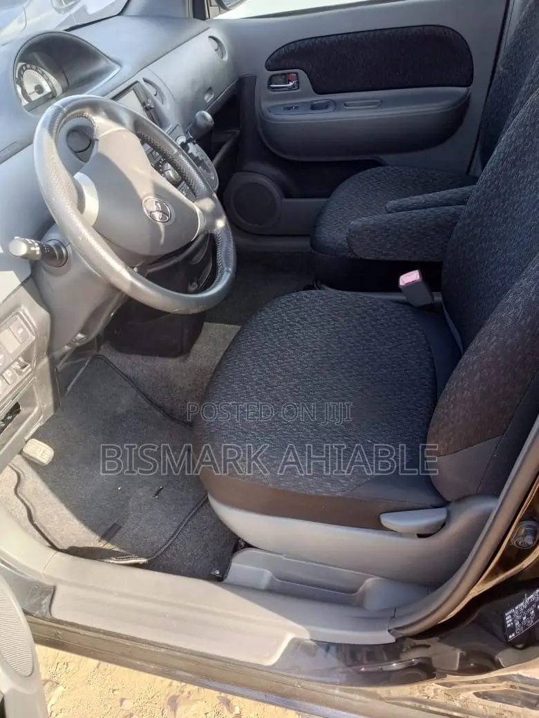 Toyota Sienta 1.5 FWD 2013 Black