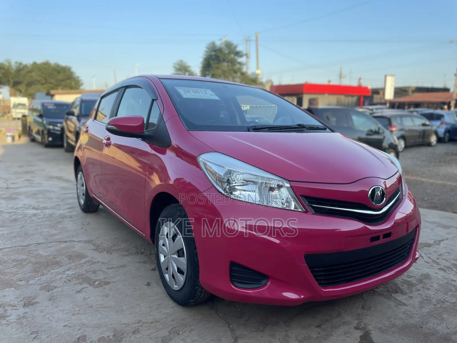 Toyota Vitz 1.3 AWD 3dr 2012 Pink