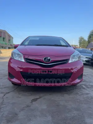 Toyota Vitz 1.3 AWD 3dr 2012 Pink