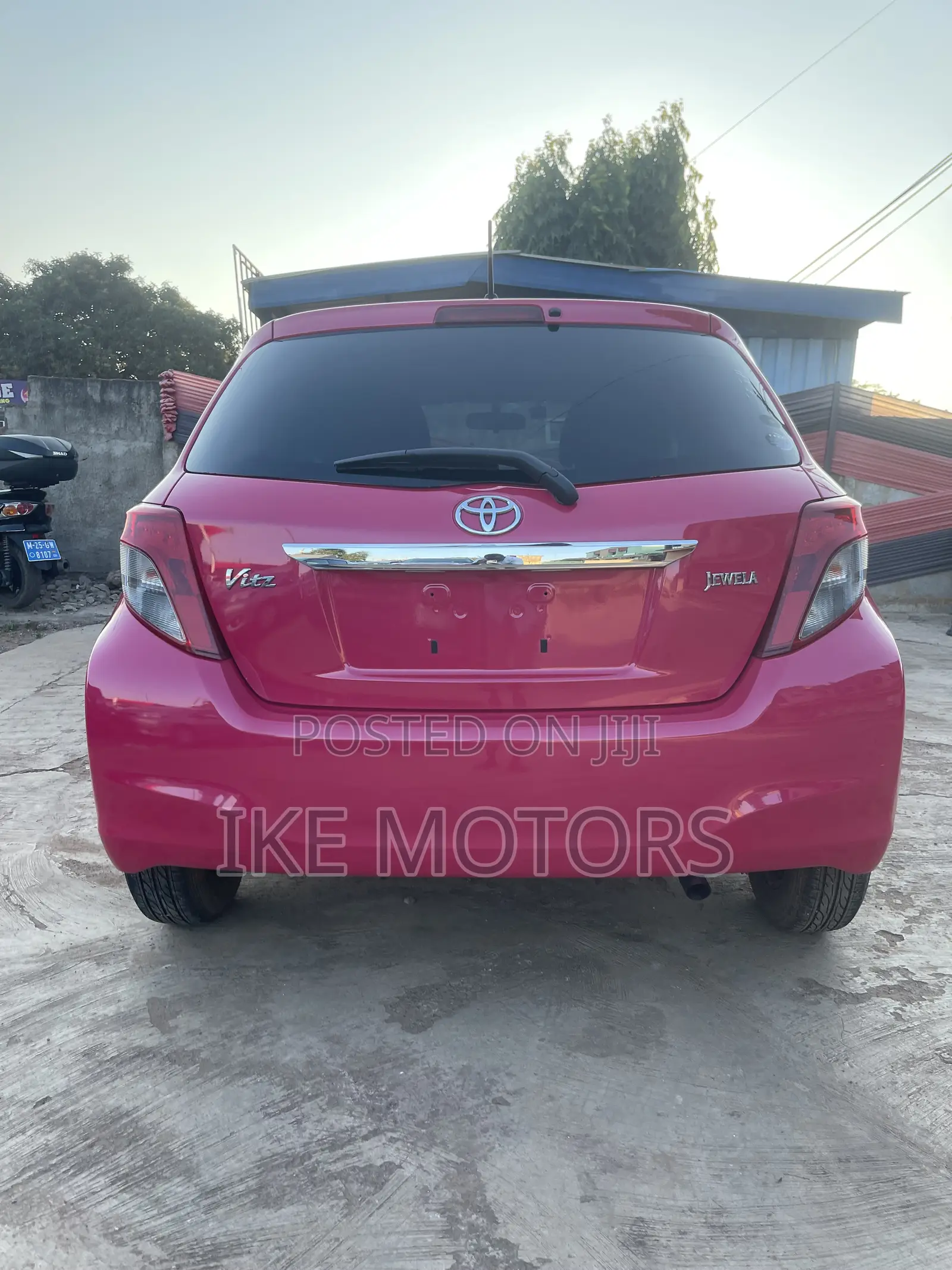 Toyota Vitz 1.3 AWD 3dr 2012 Pink