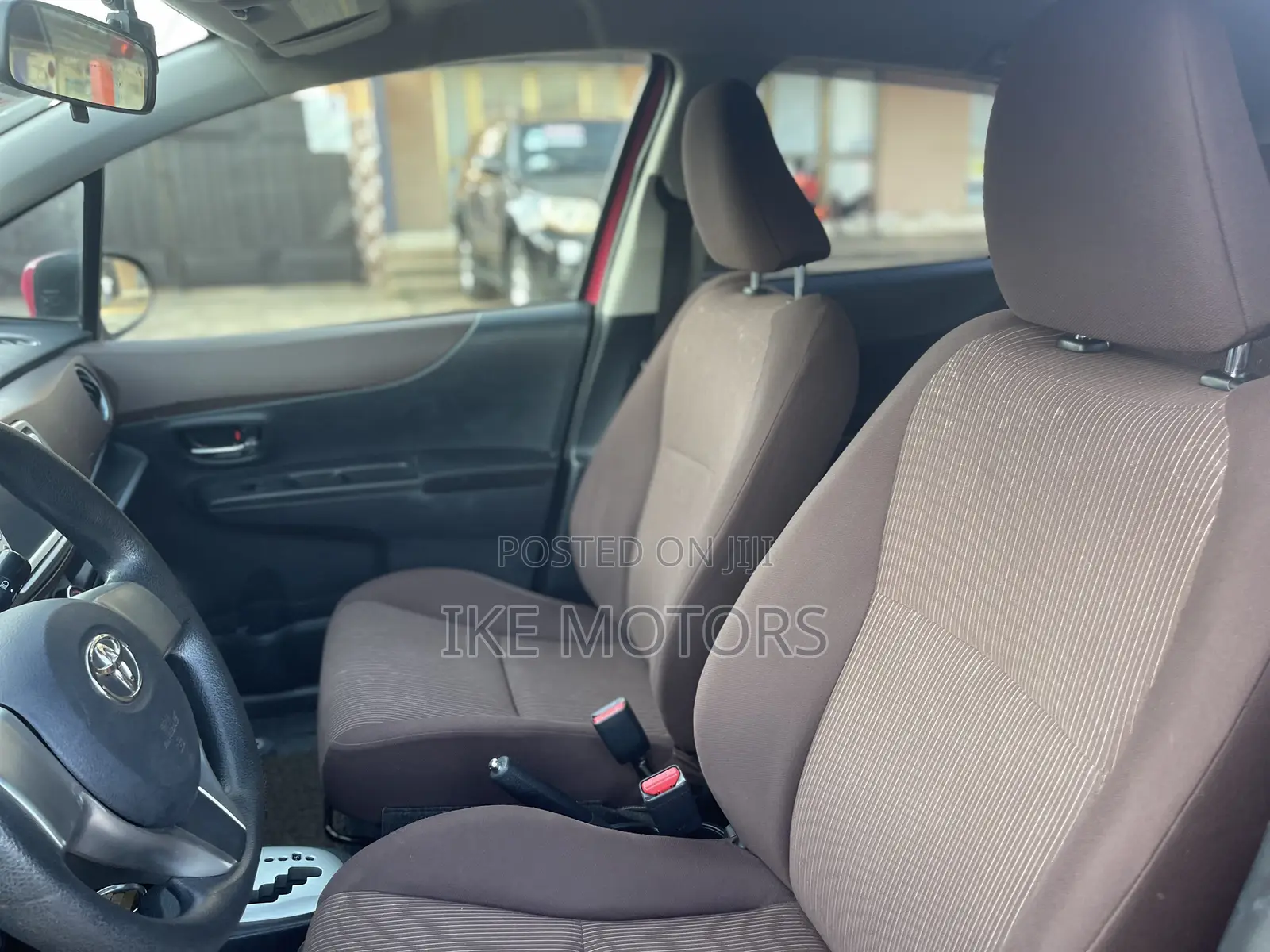 Toyota Vitz 1.3 AWD 3dr 2012 Pink