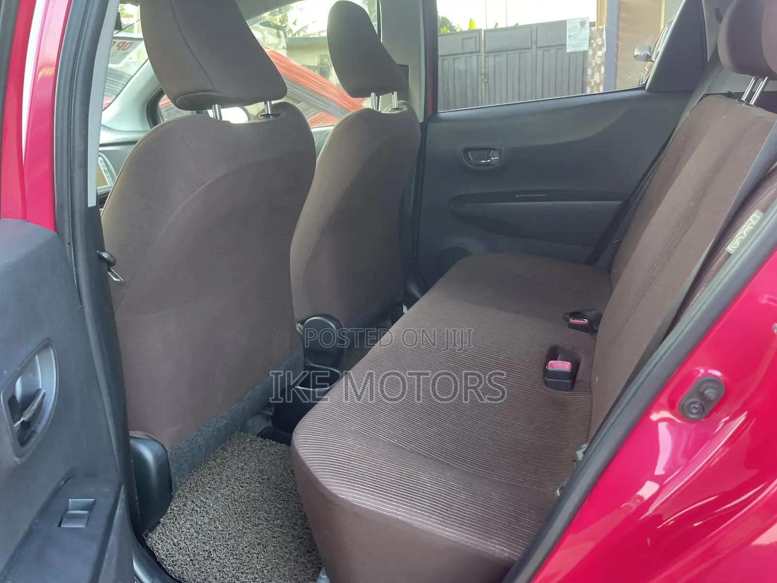 Toyota Vitz 1.3 AWD 3dr 2012 Pink