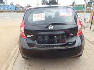 Nissan Versa 2016 Black