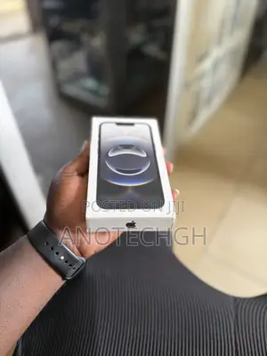 New Apple iPhone 16e 128 GB Black
