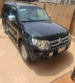 Mitsubishi Pajero 3.0 2011 Black