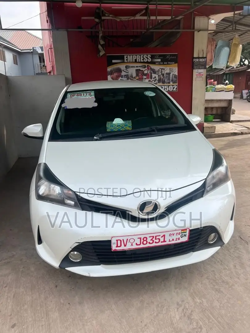 Toyota Vitz 1.3 FWD 5dr 2015 White