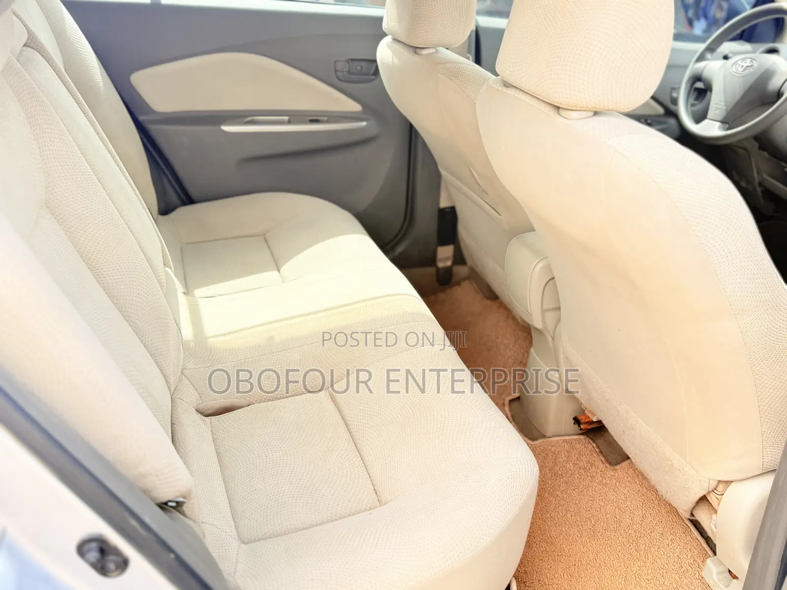 Toyota Belta 2010 Silver