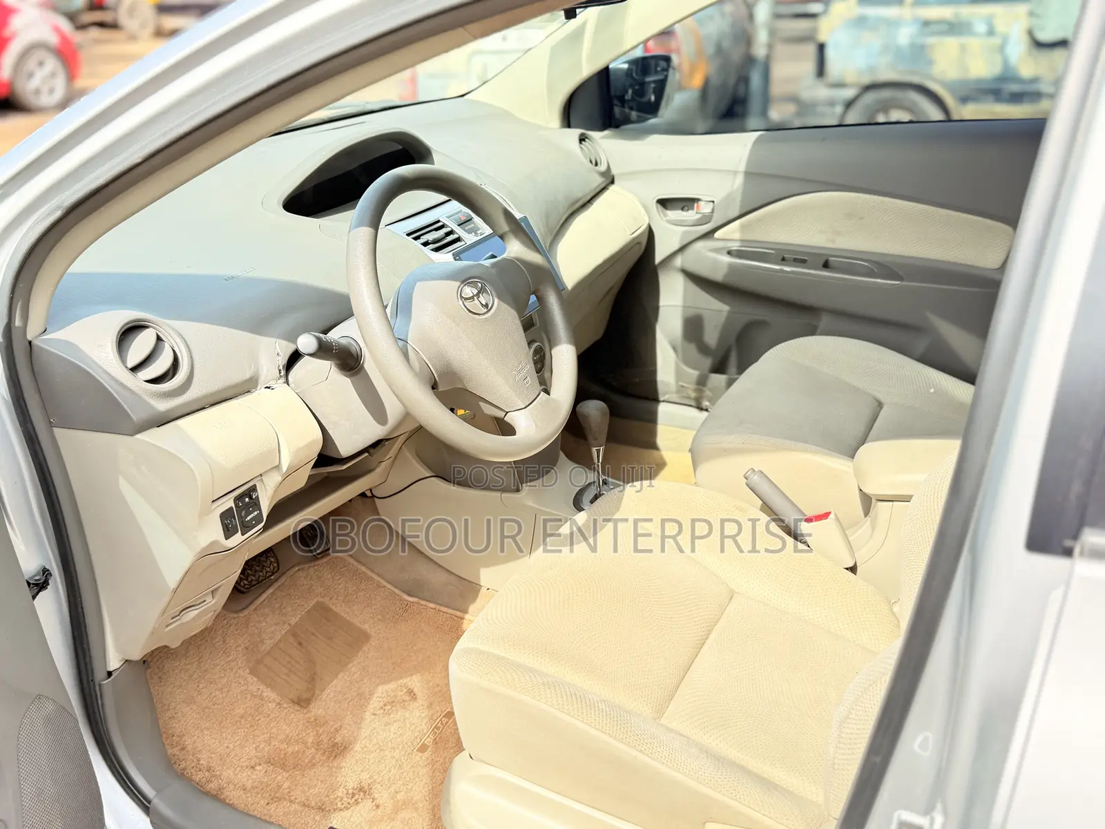 Toyota Belta 2010 Silver