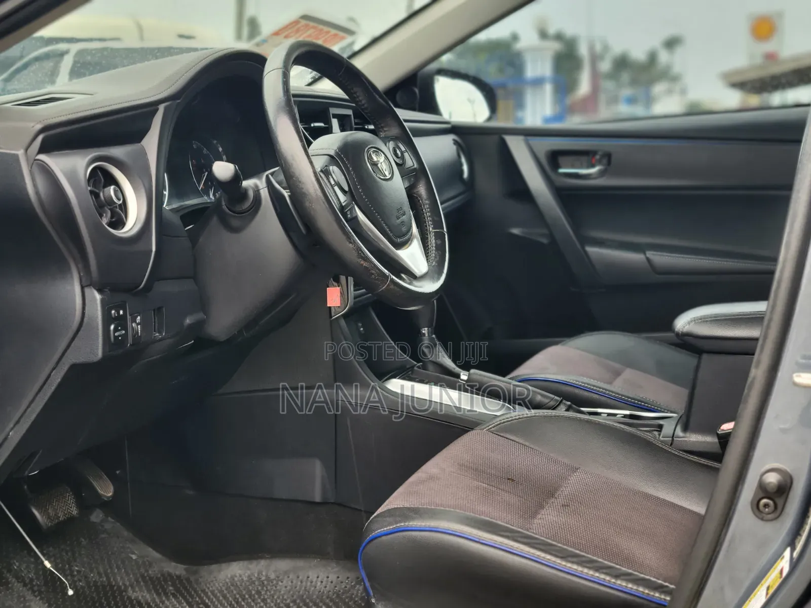 Toyota Corolla SE 4dr Sedan (1.8L 4cyl CVT) 2017 Gray