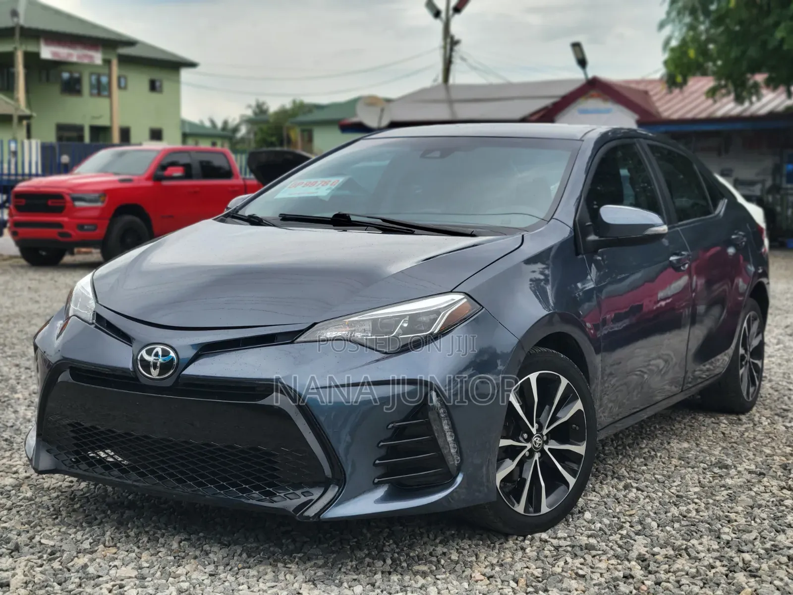 Toyota Corolla SE 4dr Sedan (1.8L 4cyl CVT) 2017 Gray