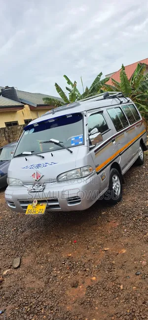 Hyundai H-100 2000 Silver