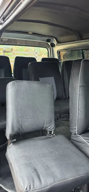 Hyundai H-100 2000 Silver