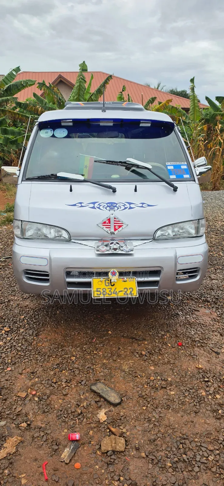 Hyundai H-100 2000 Silver