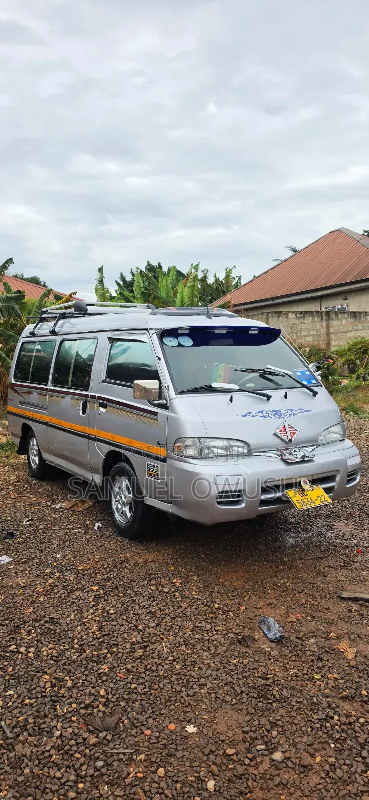 Hyundai H-100 2000 Silver