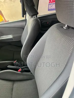 Toyota Vitz 1.3 FWD 5dr 2015 White