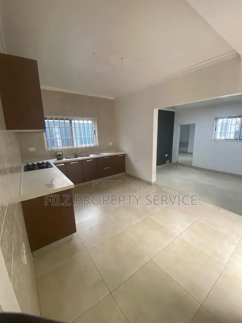 2bdrm House in Abelempke Taxi Rank, Methodist Church Area for rent