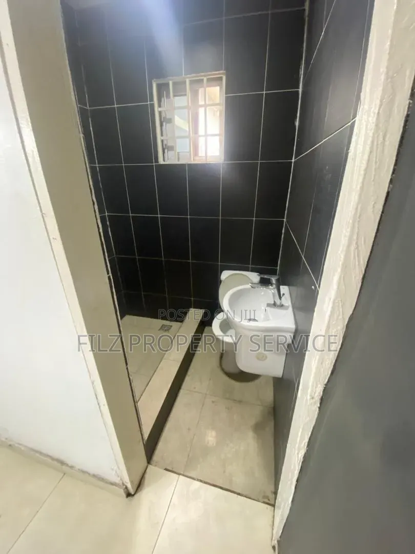 2bdrm House in Abelempke Taxi Rank, Methodist Church Area for rent
