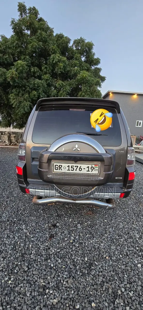 Mitsubishi Pajero 2013 Beige