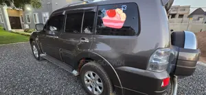 Mitsubishi Pajero 2013 Beige