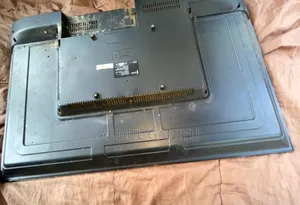 43" Syinix Smart TV (Broken Screen / for Parts)
