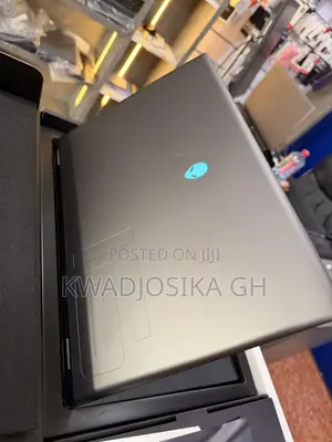 New Laptop Alienware M16 R2 16GB Intel Core Ultra 7 SSD 1T