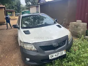 Toyota Corolla 2010 White